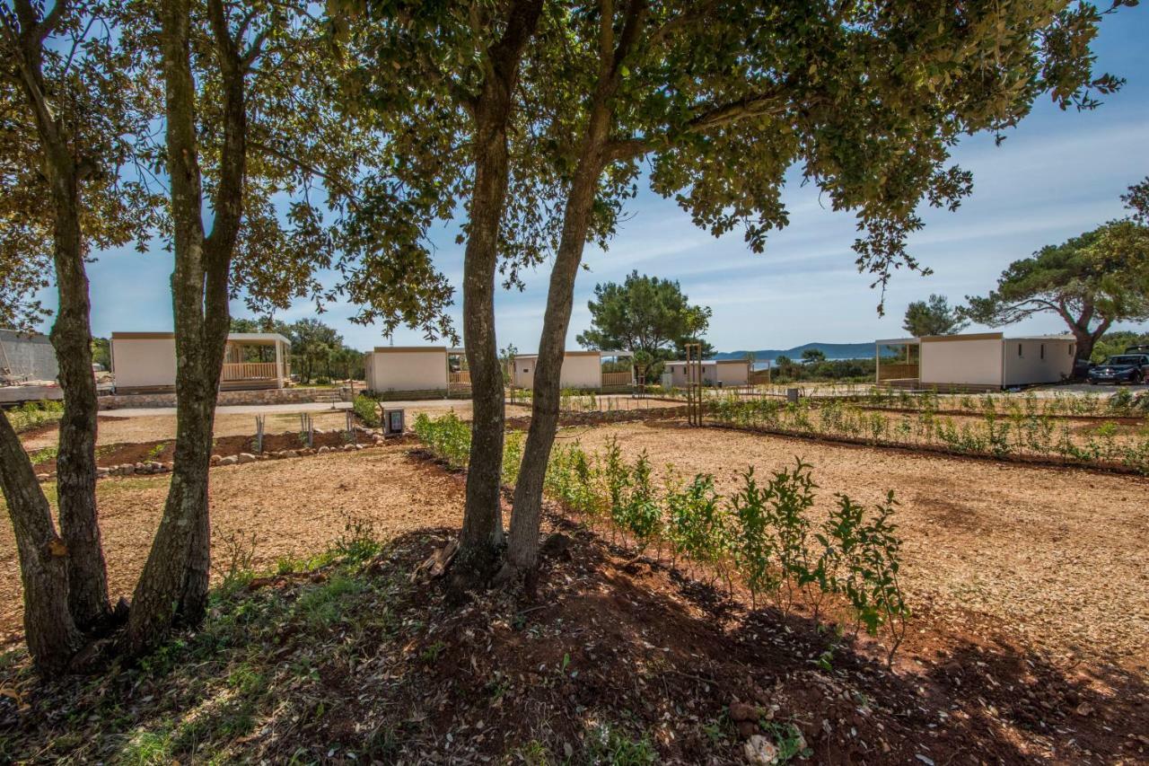Mobile Homes At Camping Ugljan Resort Exterior photo